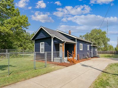 2016 E Chisholm St