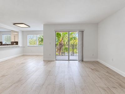 791 N Pine Island Rd APT 214