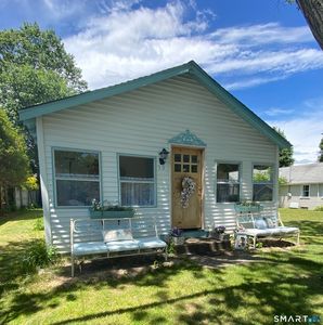 39 Middletown Avenue