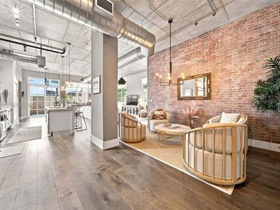 410 NW 1st Ave APT 202