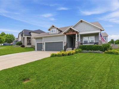 1019 N Cedarcrest Dr