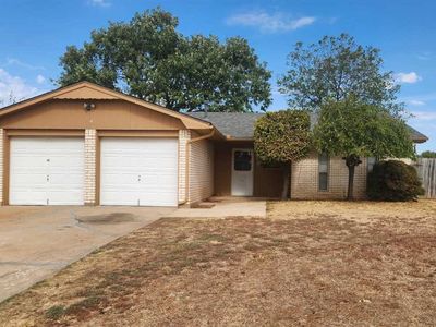 Property at 301 SE Brighton Dr, Lawton, OK