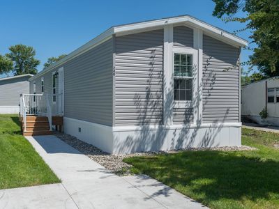 280 Kingsway Dr