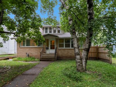 221 3rd Ave NE