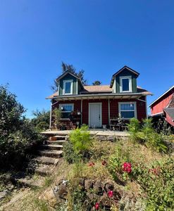 1181 Bush Ave
