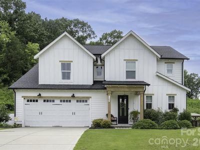 123 Country Lake Dr