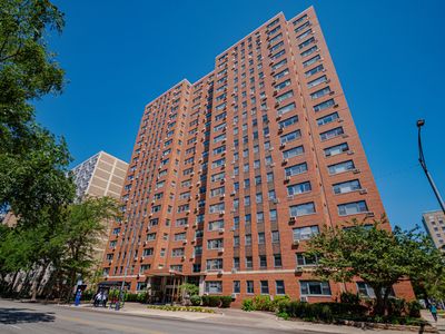 2909 N Sheridan Rd APT 1705