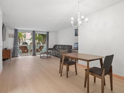 1 N Golfview Rd APT 201