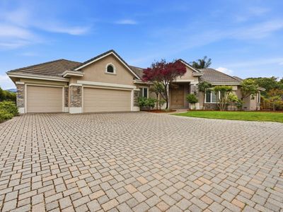 899 Vista Del Roble Pl