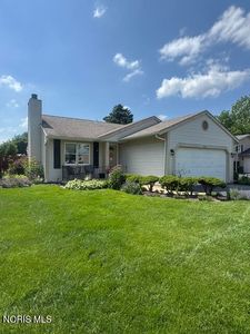Property at 2218 Longport Dr, Maumee, OH