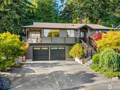 1002 NE Holm Court