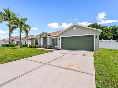2422 Nature Pointe Loop
