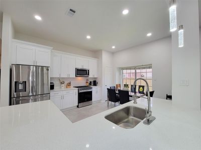 7919 Hidden Oaks Ln