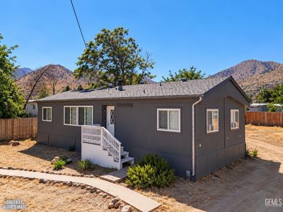 17100 Laurie Ln