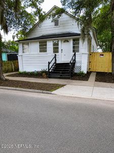 306 WOODLAWN Avenue