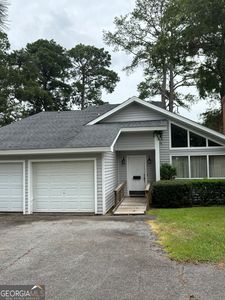 207 Lakeshore Cir