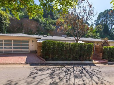 9520 Gloaming Dr