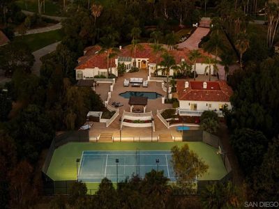 6998 Rancho La Cima Dr