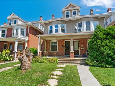 736 8th Ave