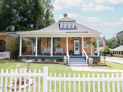 723 Delaware Ave