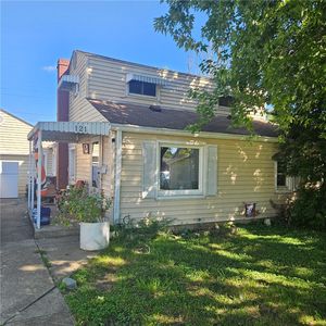 121 Powell Ave
