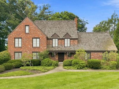 1048 Center Oak Dr