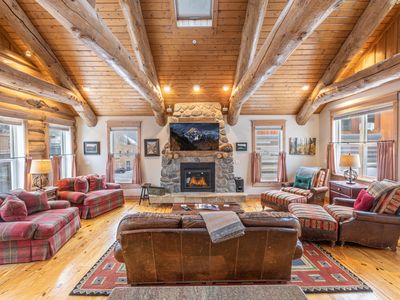 125 W Pacific Ave PENTHOUSE 6