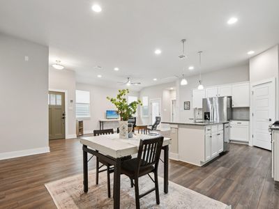 504 Peace Dr