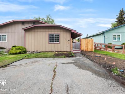 10108 Thimble Berry Dr