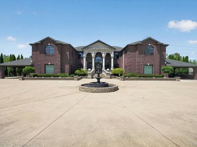 6223 Valleyfield Dr