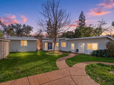 3838 Circle Dr