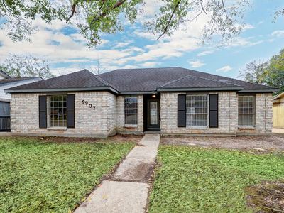 9907 Greencreek Dr