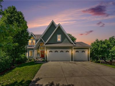 905 Ash Dr