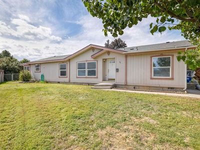 327 W Avenue I