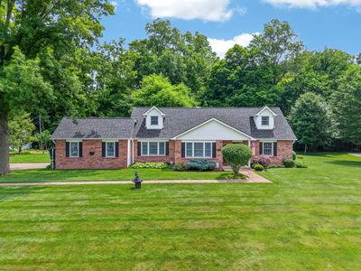 18 Eastlake Rd