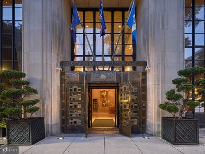 210 W Washington Sq APT 8SW