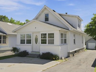 4 Homestead Avenue