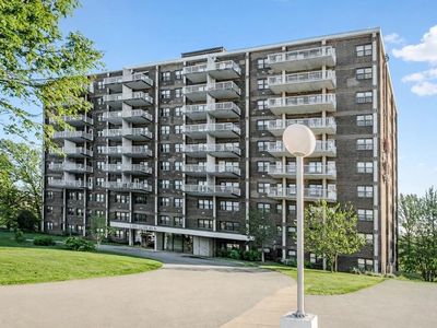 1100 Clove Rd APT 3C