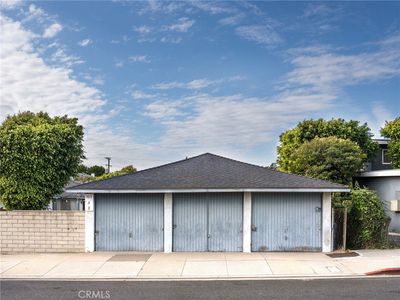 1417 Manhattan Beach Blvd