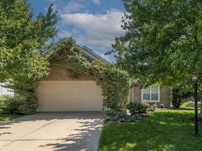 Property at 12051 Driftstone Dr, Fishers, IN