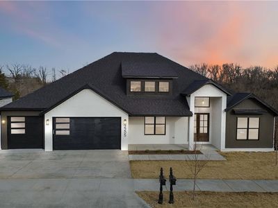 2205 NE Steinbeck Dr