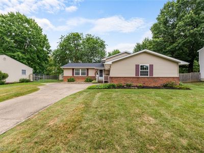 Property at 720 Deepwood Dr, Medina, OH