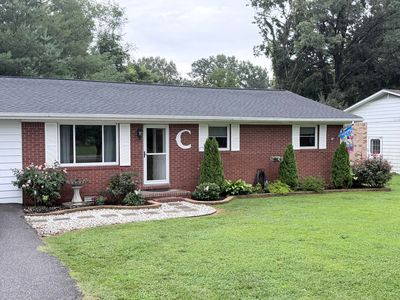 1401 Mimosa Ln