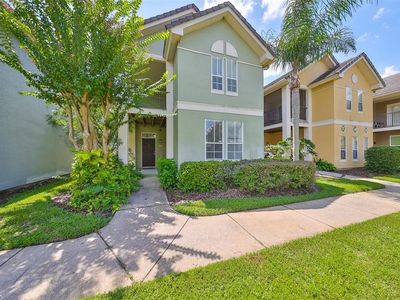 4005 Roclinata Palm Ct