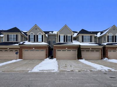 1584 Commodore Cir