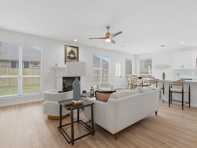 2715 Lake Country Dr