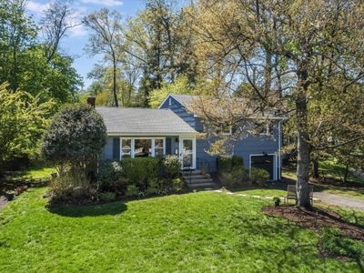 30 Bellaire Dr