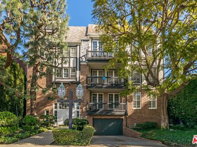 420 S Barrington Ave #Penthouse 302