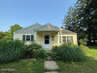 159 Center St