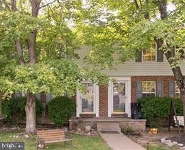 111 Willowbrook Ct